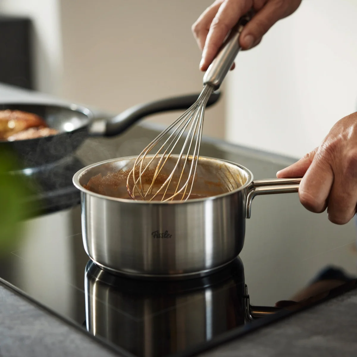 Fissler Essential® Schneebesen 25 cm